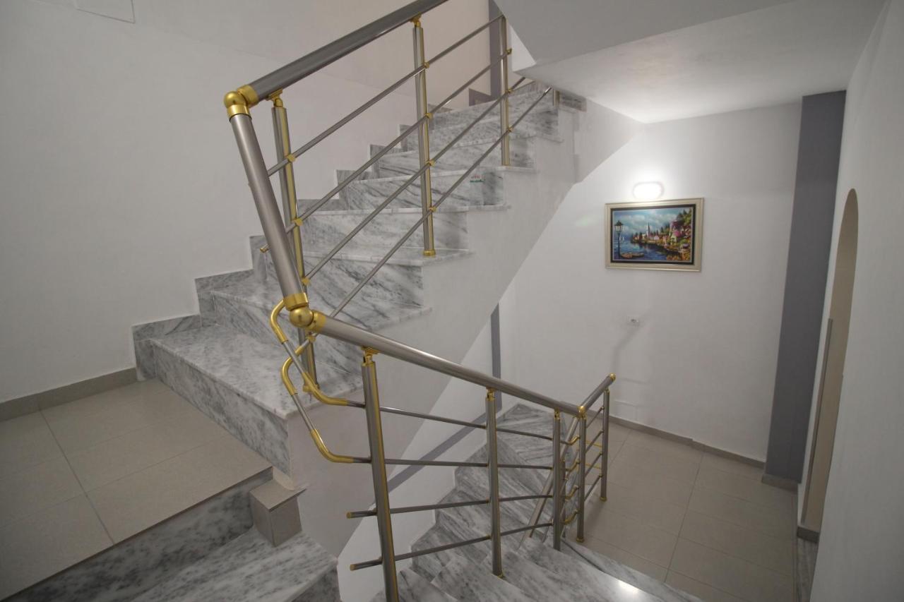 Doka Center Apartments Саранда Экстерьер фото